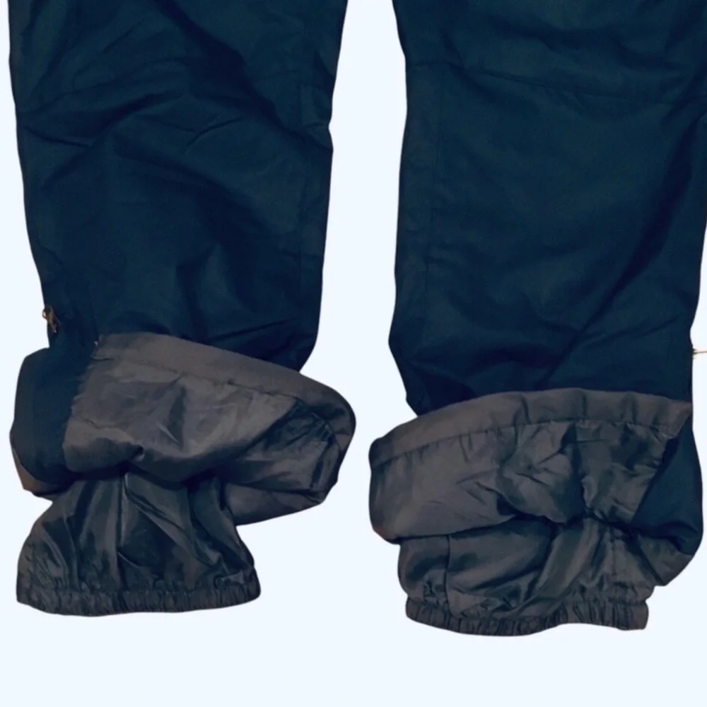New ARCTIX Insulated Cargo Navy Blue Snow Pants  (28-30W)x 25”L ( Men’s Small )
